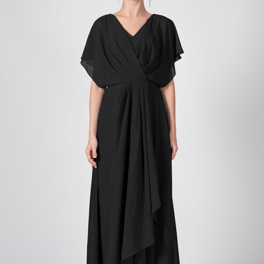 Robe trapèze froncée à col en V et cape en mousseline