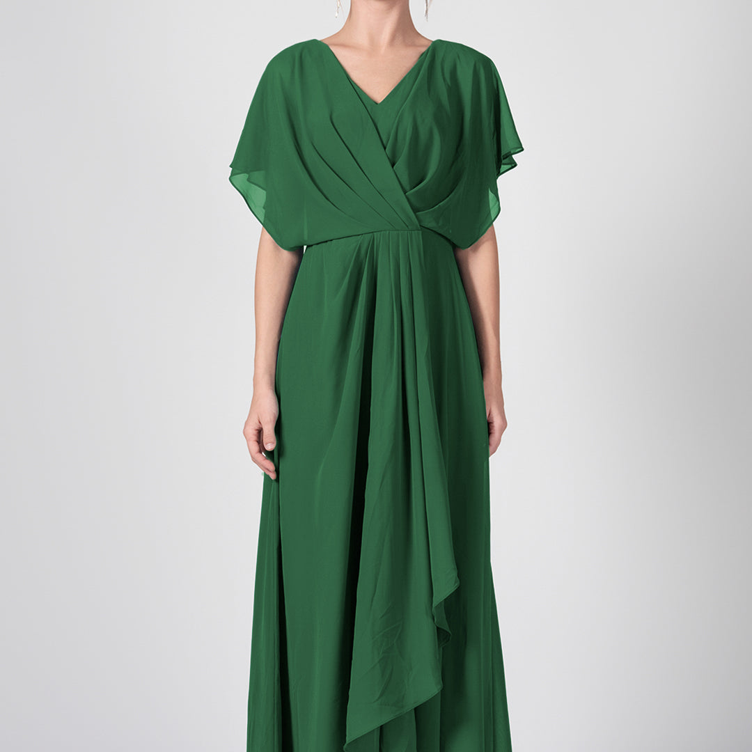 Robe trapèze froncée à col en V et cape en mousseline