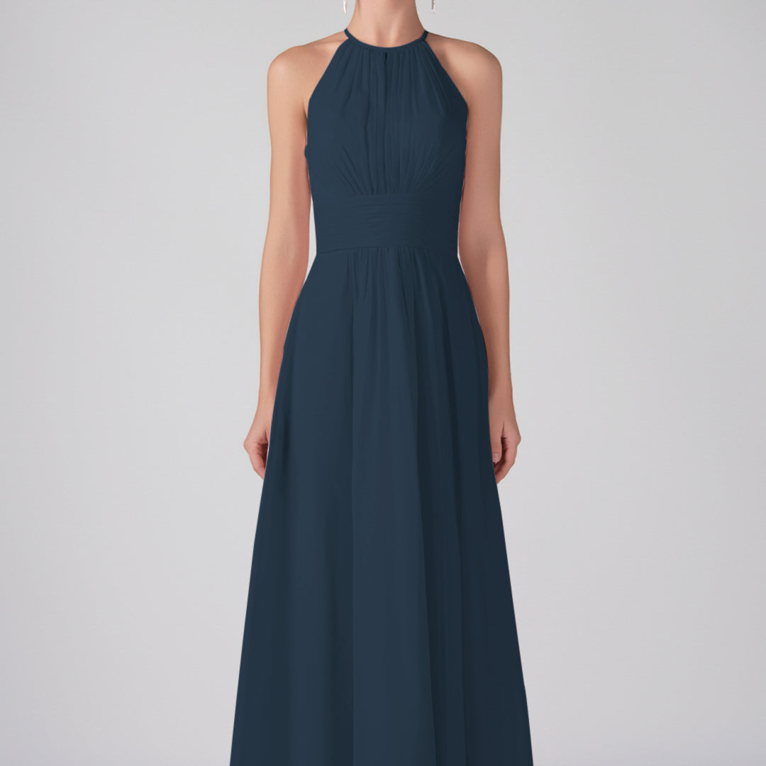 Robe longue chic à volants et bretelles licou