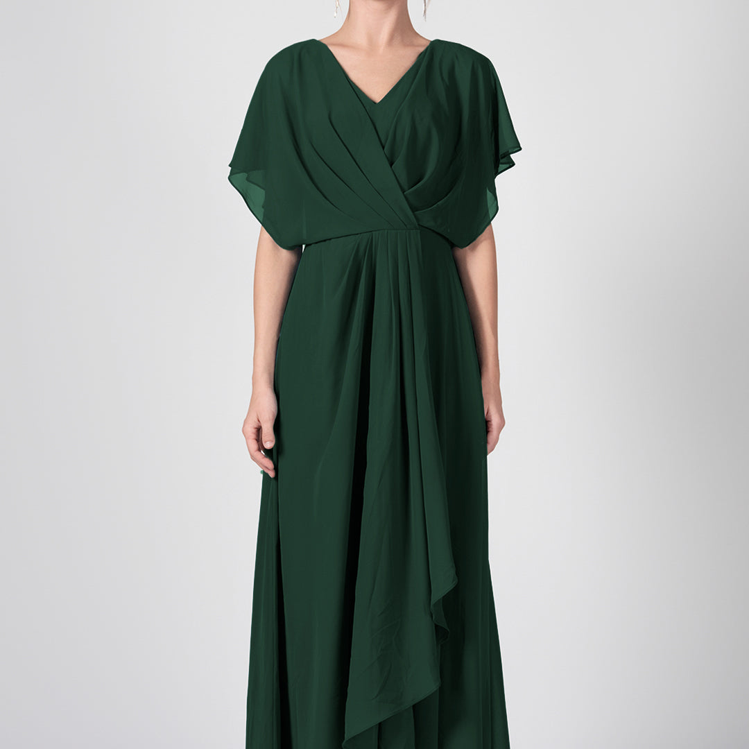 Robe trapèze froncée à col en V et cape en mousseline