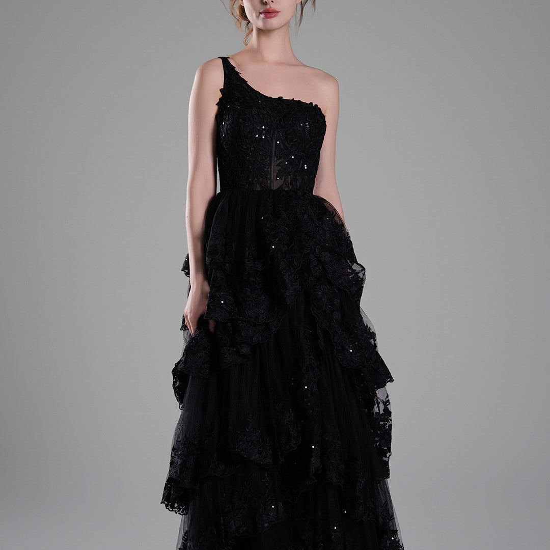 One-Shoulder Appliqued Lace Embroidery Split Puffy Dress