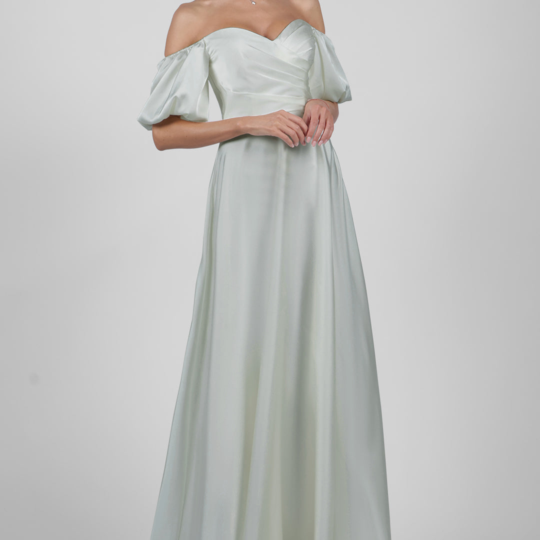 Robe longue de demoiselle d'honneur à épaules dénudées et manches bouffantes