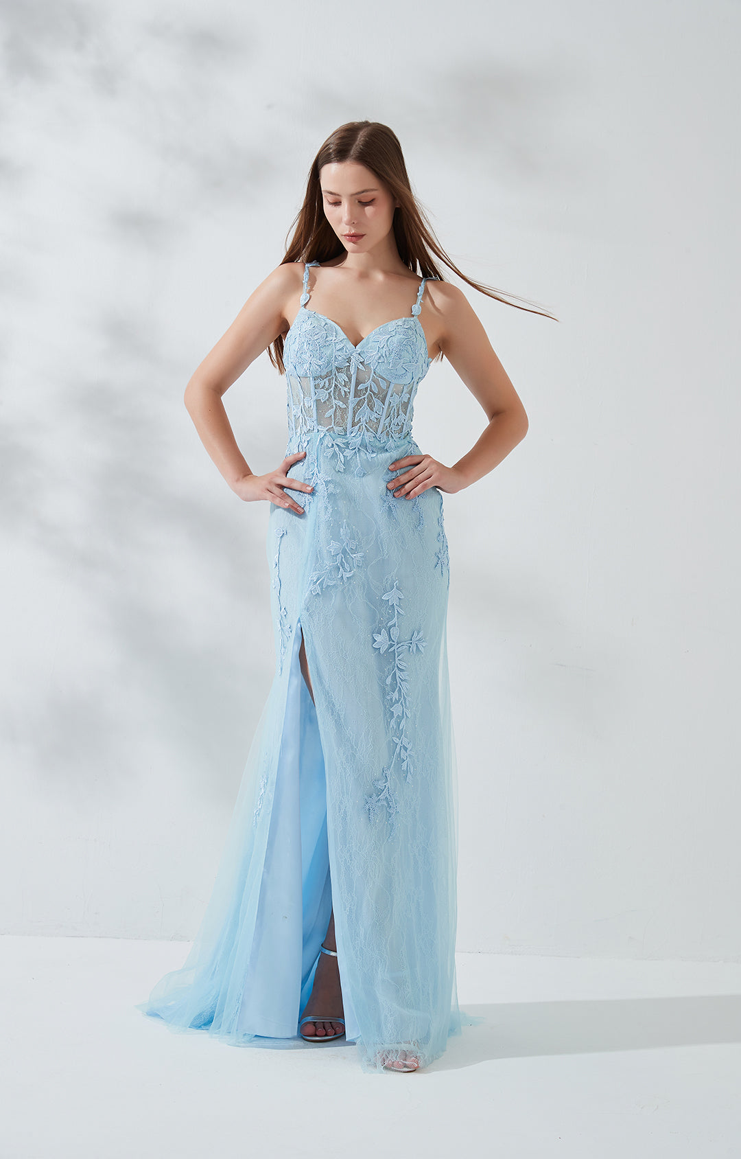 Spaghetti Straps Sleeveless Side Split Sweep Train Tulle Prom Dresses