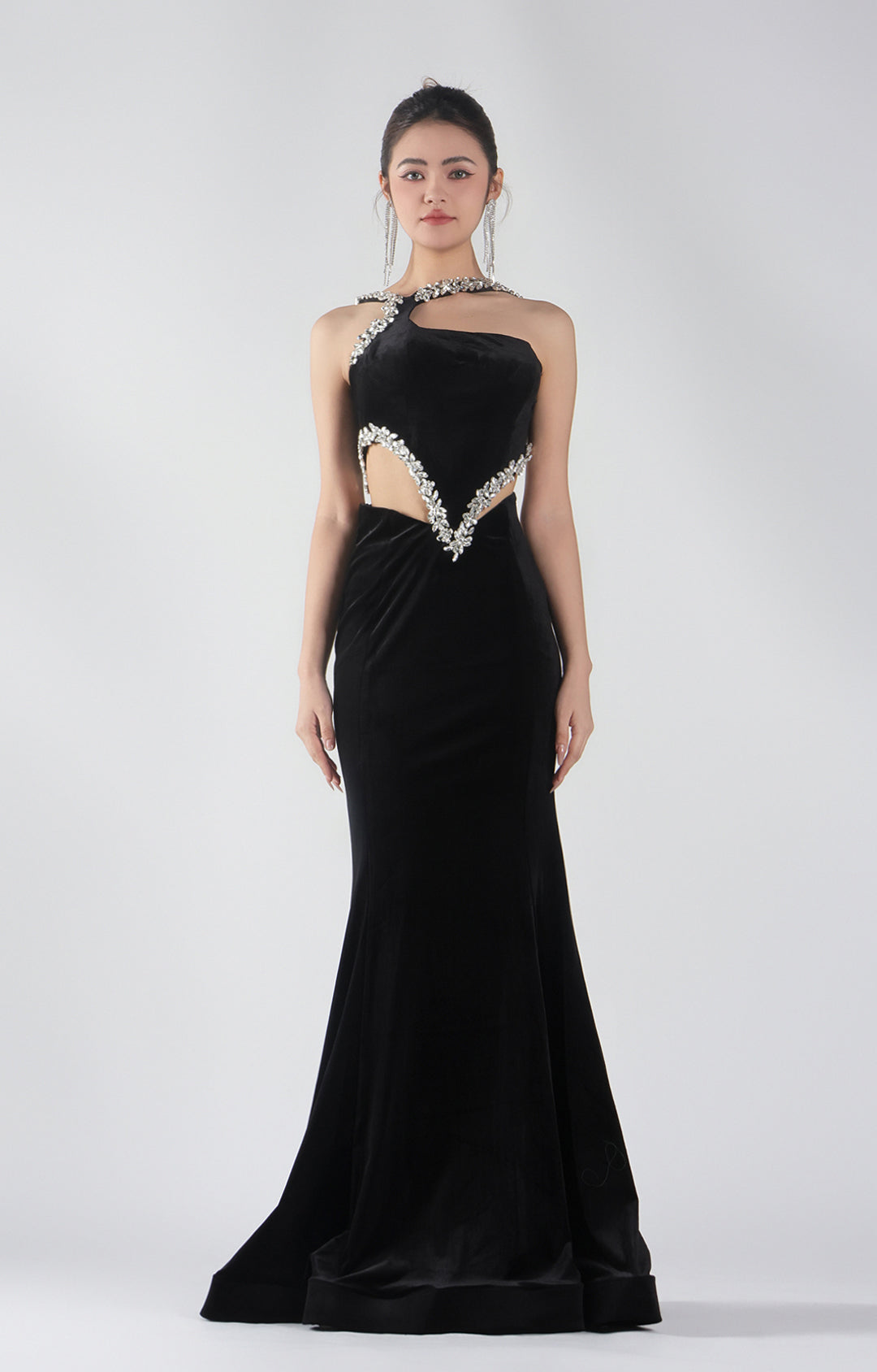 Cut-Out Asymmetric Neckline Appliqued Mermaid