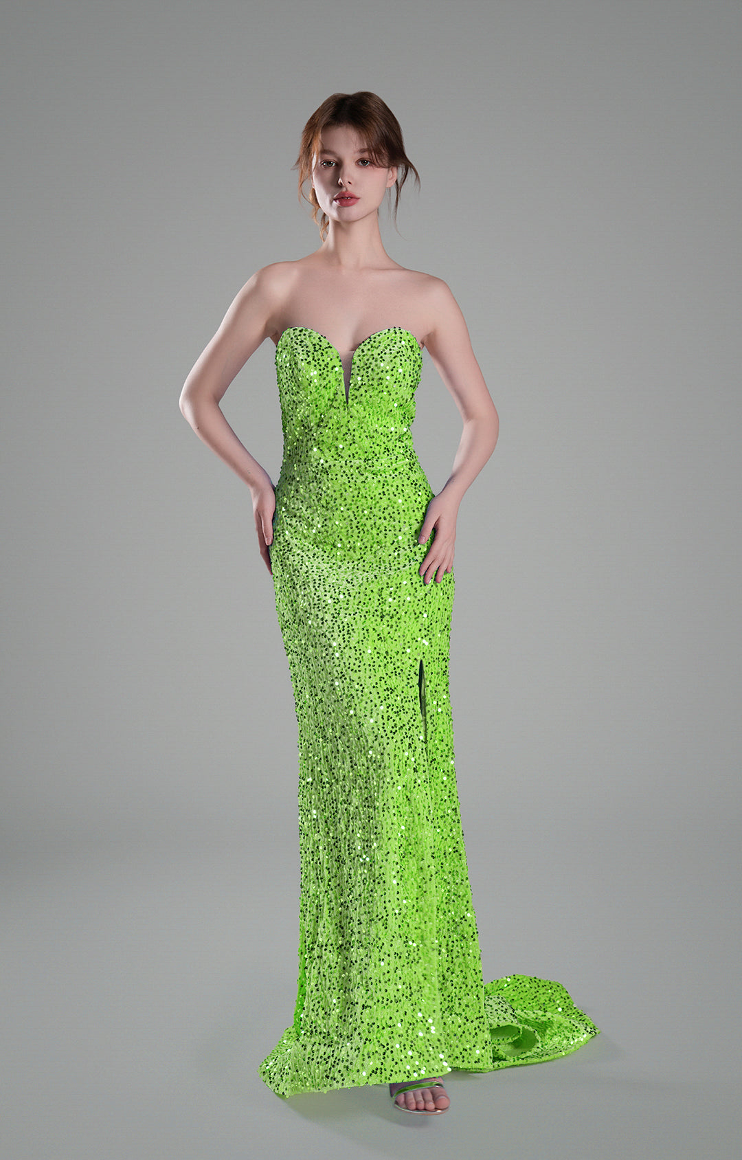 Robe sirène à paillettes sans manches et fente haute