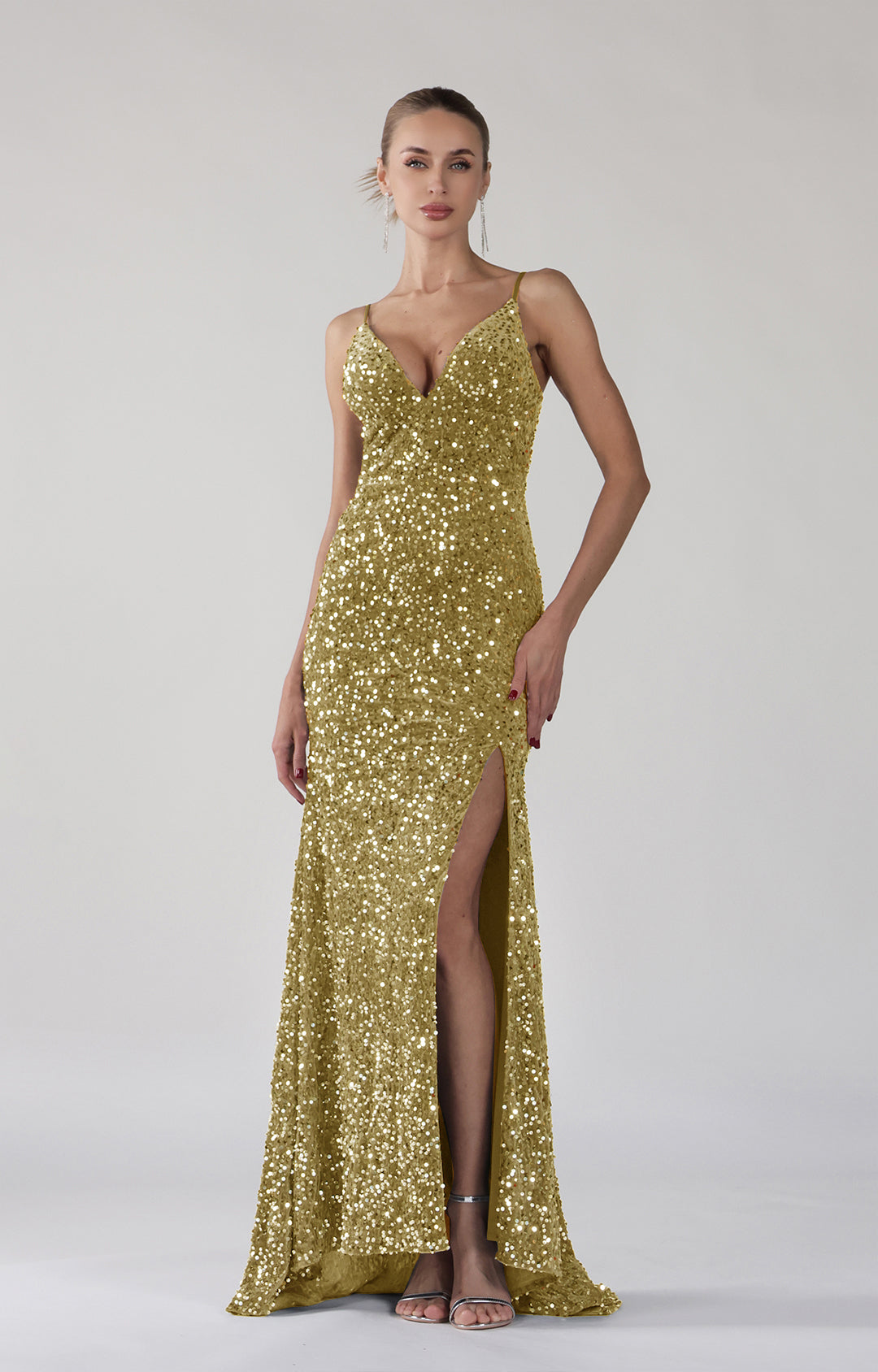 Kleider mit V-Ausschnitt, Paillettendetails und hohem Schlitz