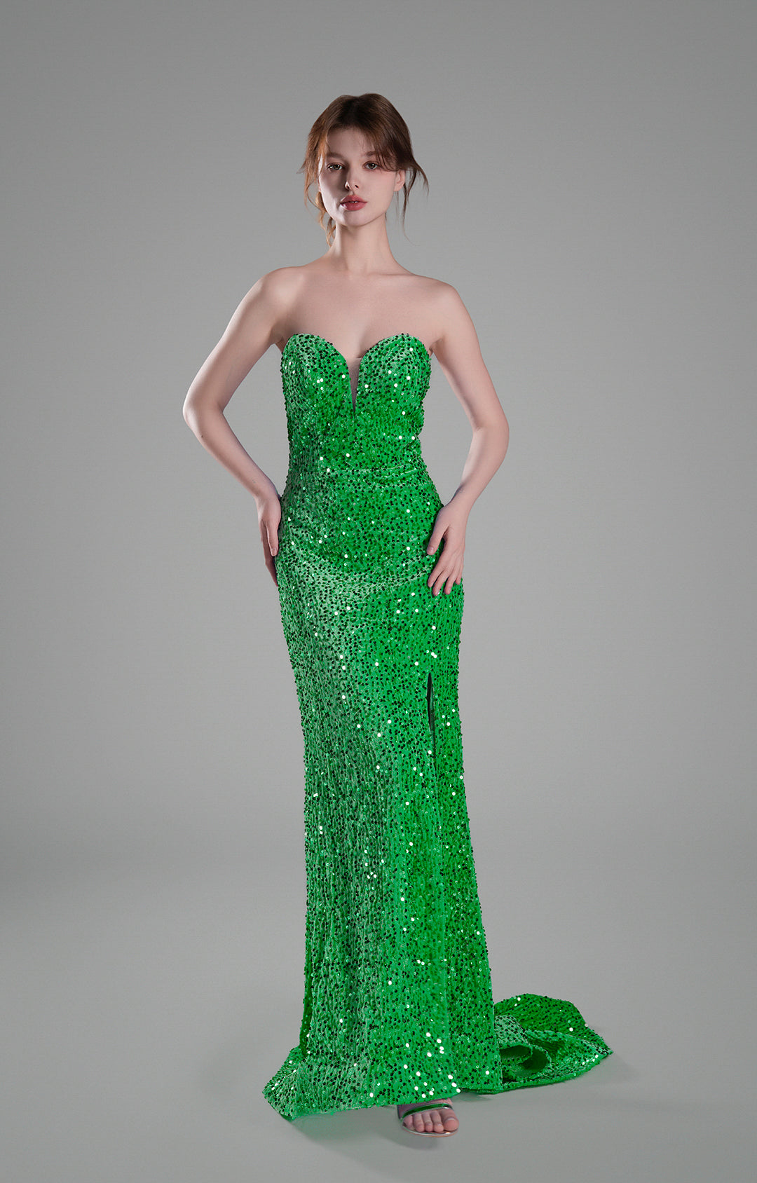 Robe sirène à paillettes sans manches et fente haute