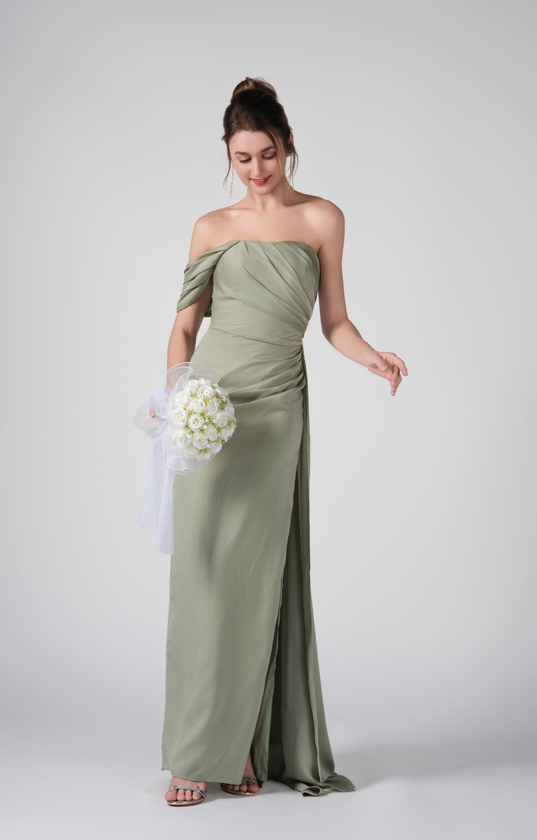 Robes asymétriques drapées à fentes latérales