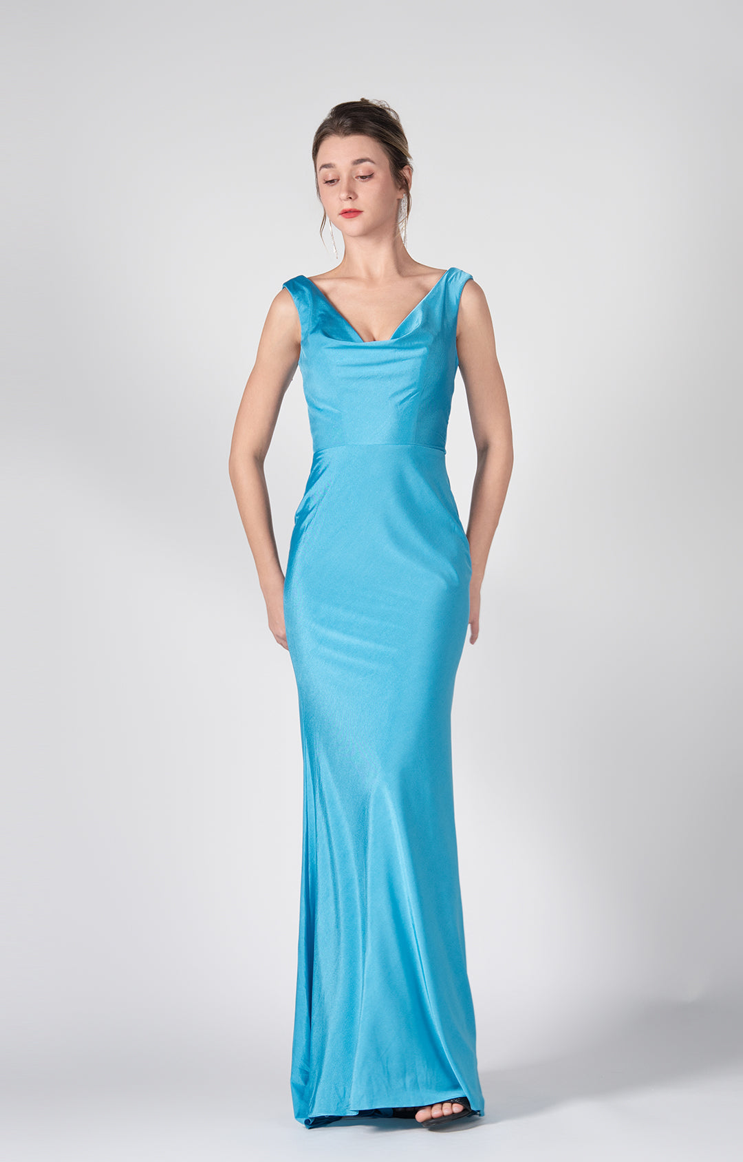 Bodenlange Kleider mit Wasserfallausschnitt und Taillenbund